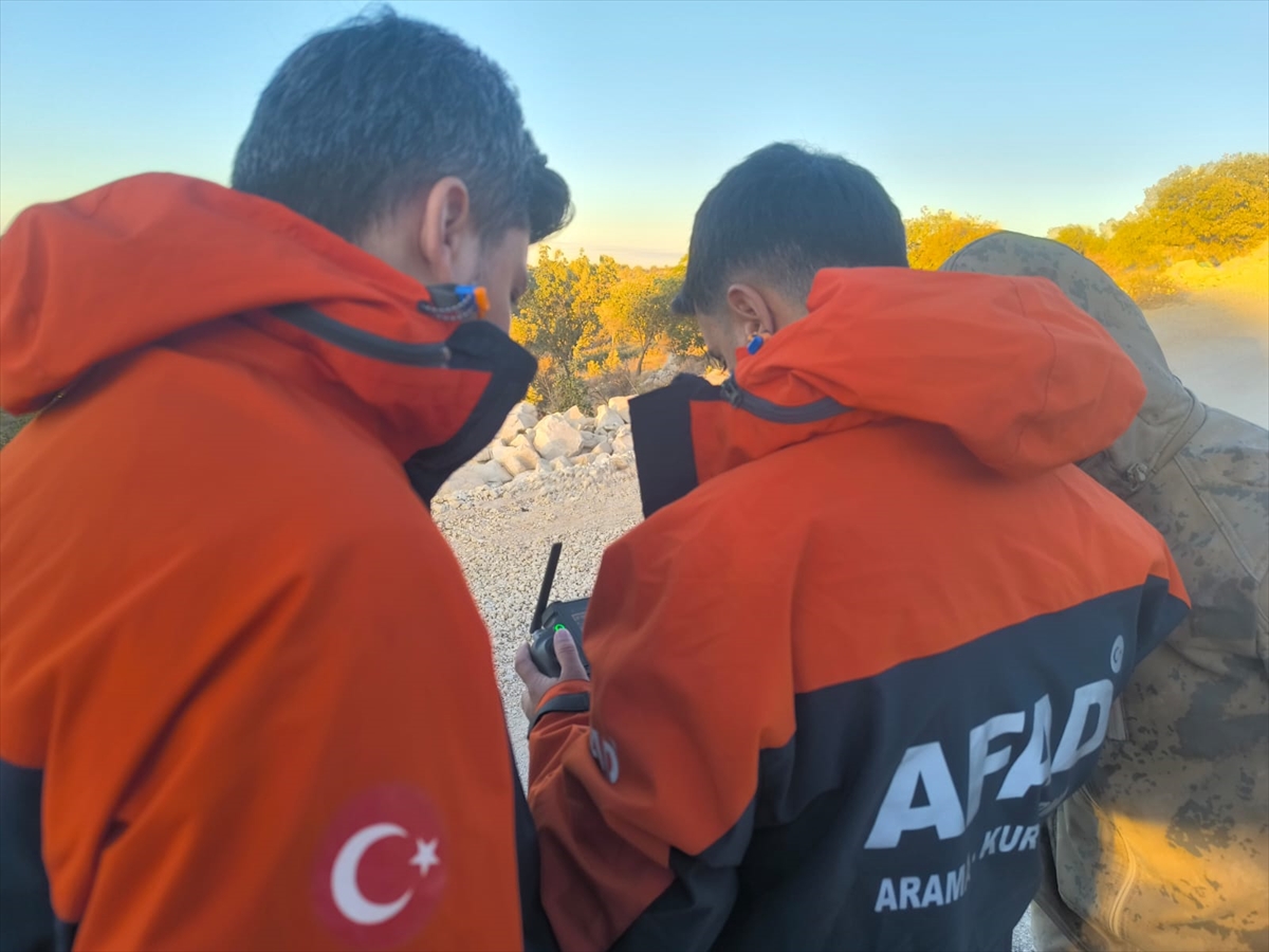 Gabar Dağı'nda yolunu kaybeden tır sürücüsü termal dron ile bulundu