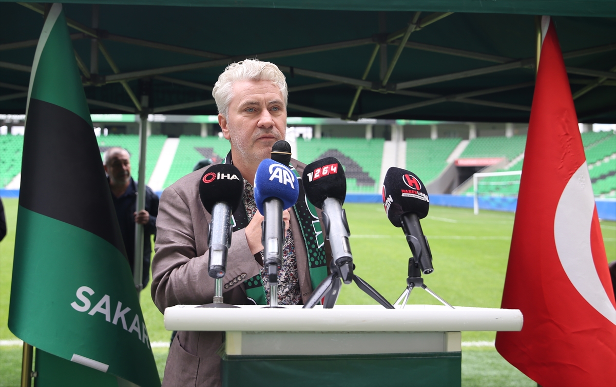 Sakaryaspor'da mevcut başkan Muhammet Kıratlı ile devam etme kararı alındı