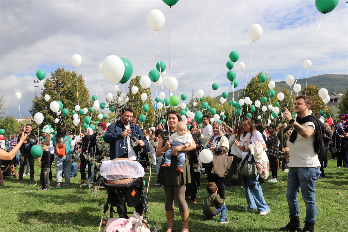 Bursa'da kampanyası tamamlanan SMA'lı Çağan Ata için balon uçuruldu