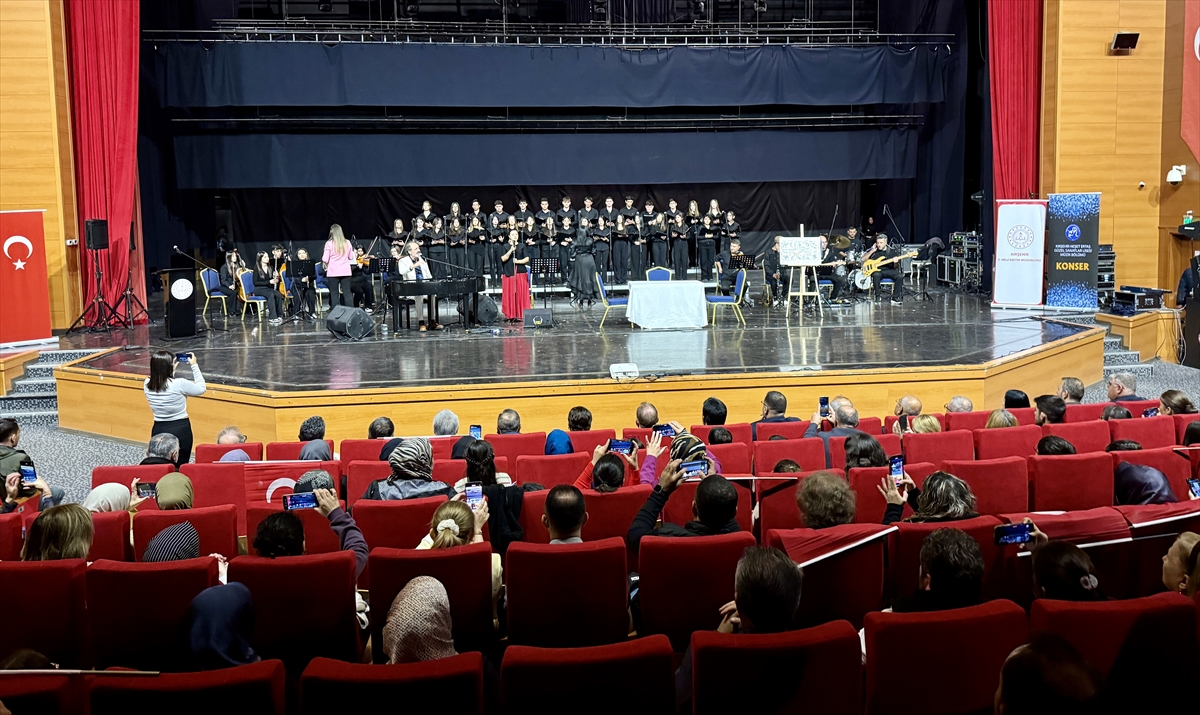 Kırşehir'de "Kim Var" sanat etkinliği düzenlendi