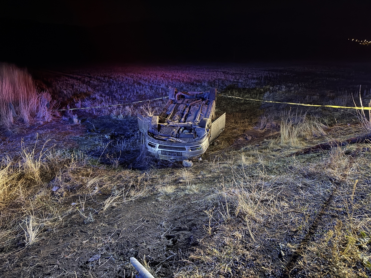 Nevşehir'de devrilen otomobildeki 2 kişi yaşamını yitirdi, sürücü ağır yaralandı