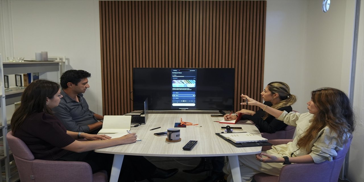 İzmirli girişimcilerden yapay zekalı uygulama: 30 saniyede iç mekan tasarımı