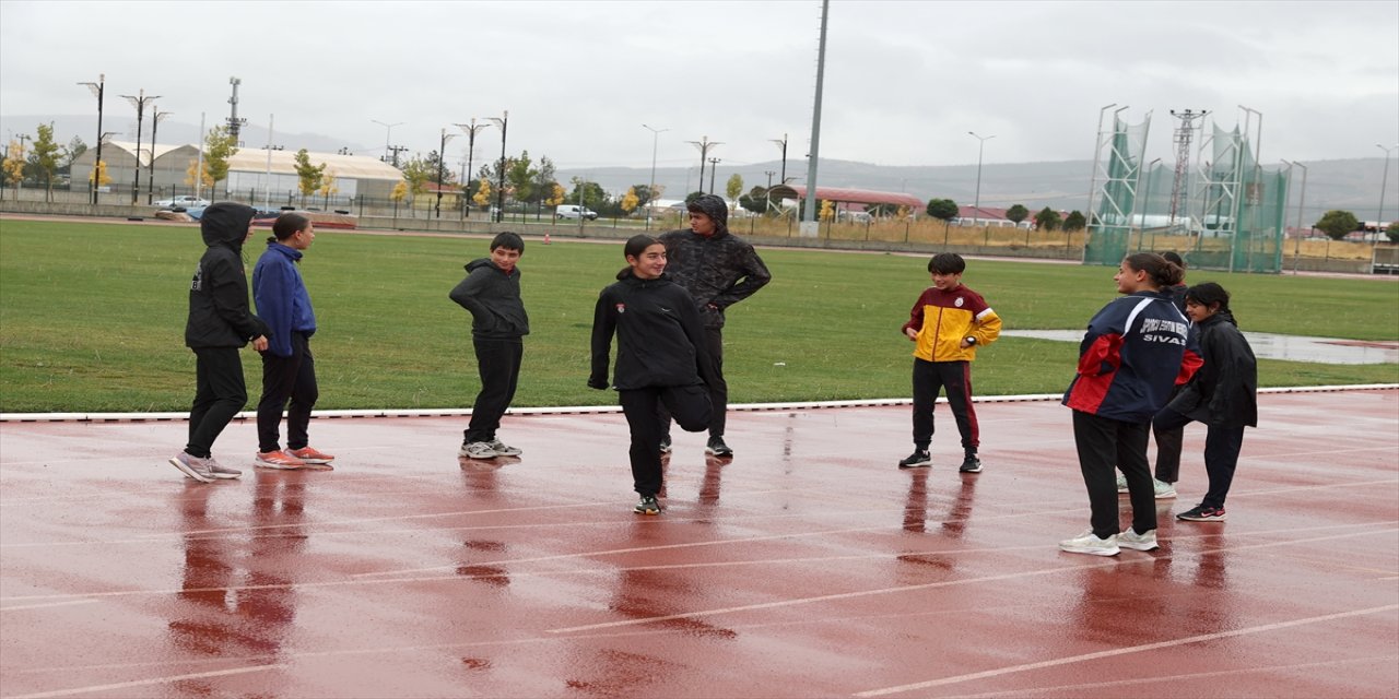 Devlet korumasındaki atlet Mevlüde Tutak, Galatasaray’a transfer olarak büyük başarı elde etti