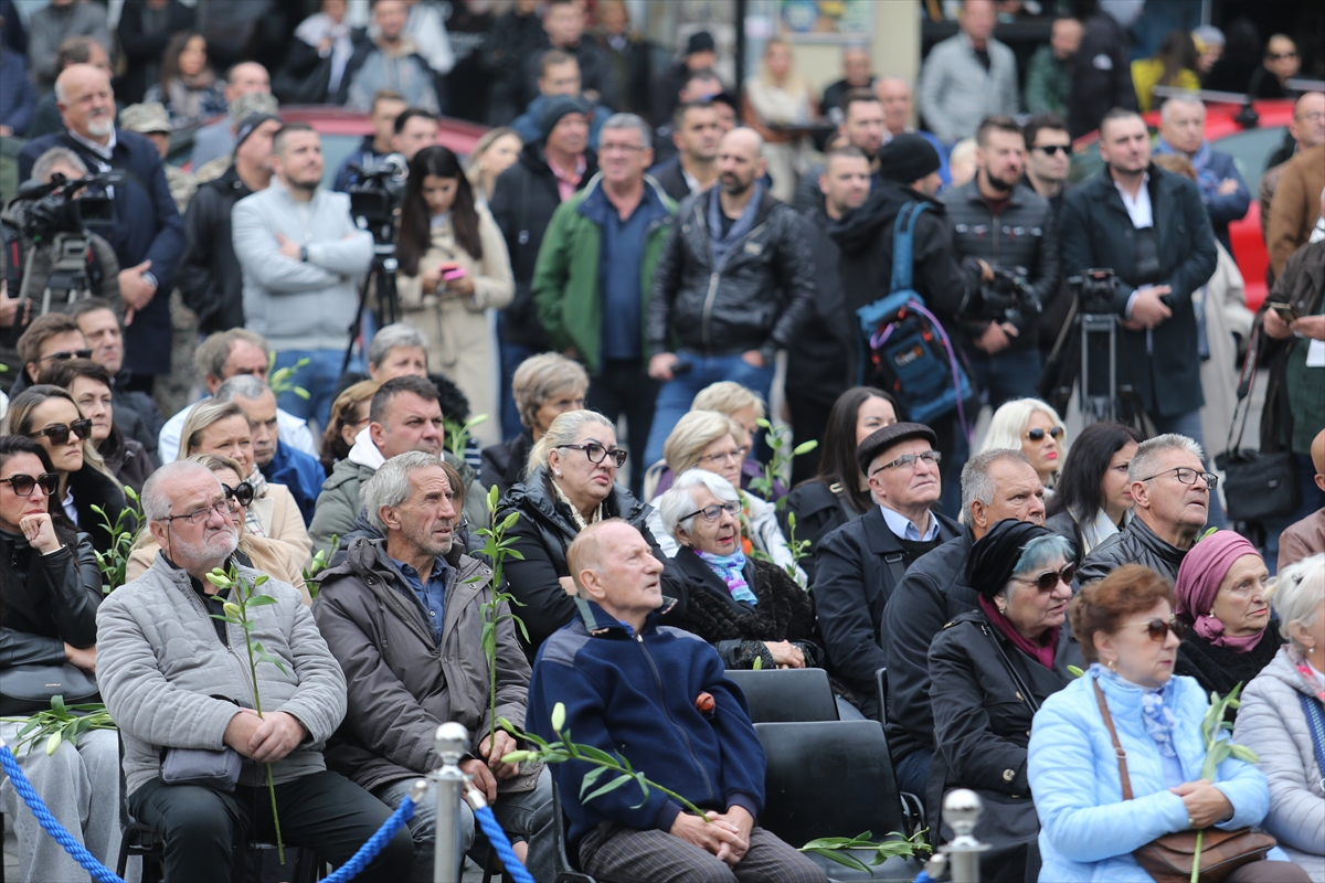 Balkanlar'ın tanınmış şarkıcılarından Beslic, son yolculuğuna uğurlandı