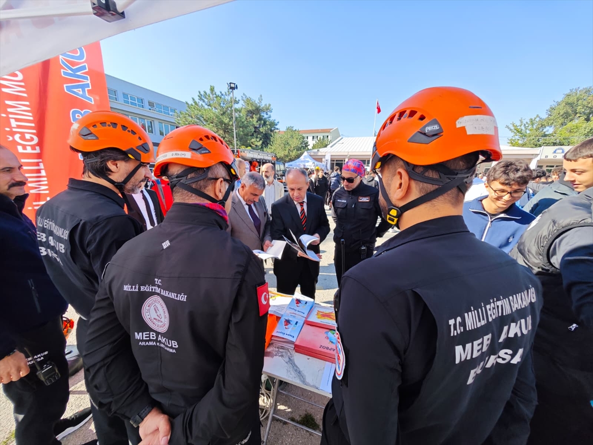 Bursa ve Kütahya'daki okullarda deprem ve tahliye tatbikatı yapıldı