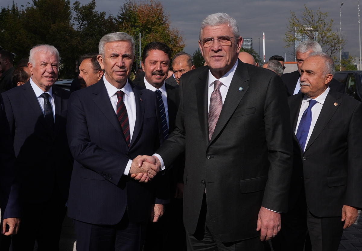 Türk siyasetine merkez aklın hakim olmasından yanayım