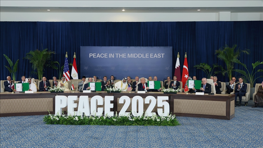 Liderler Gazze'de barış için "Şarm el-Şeyh Anlaşması"nı imzaladı