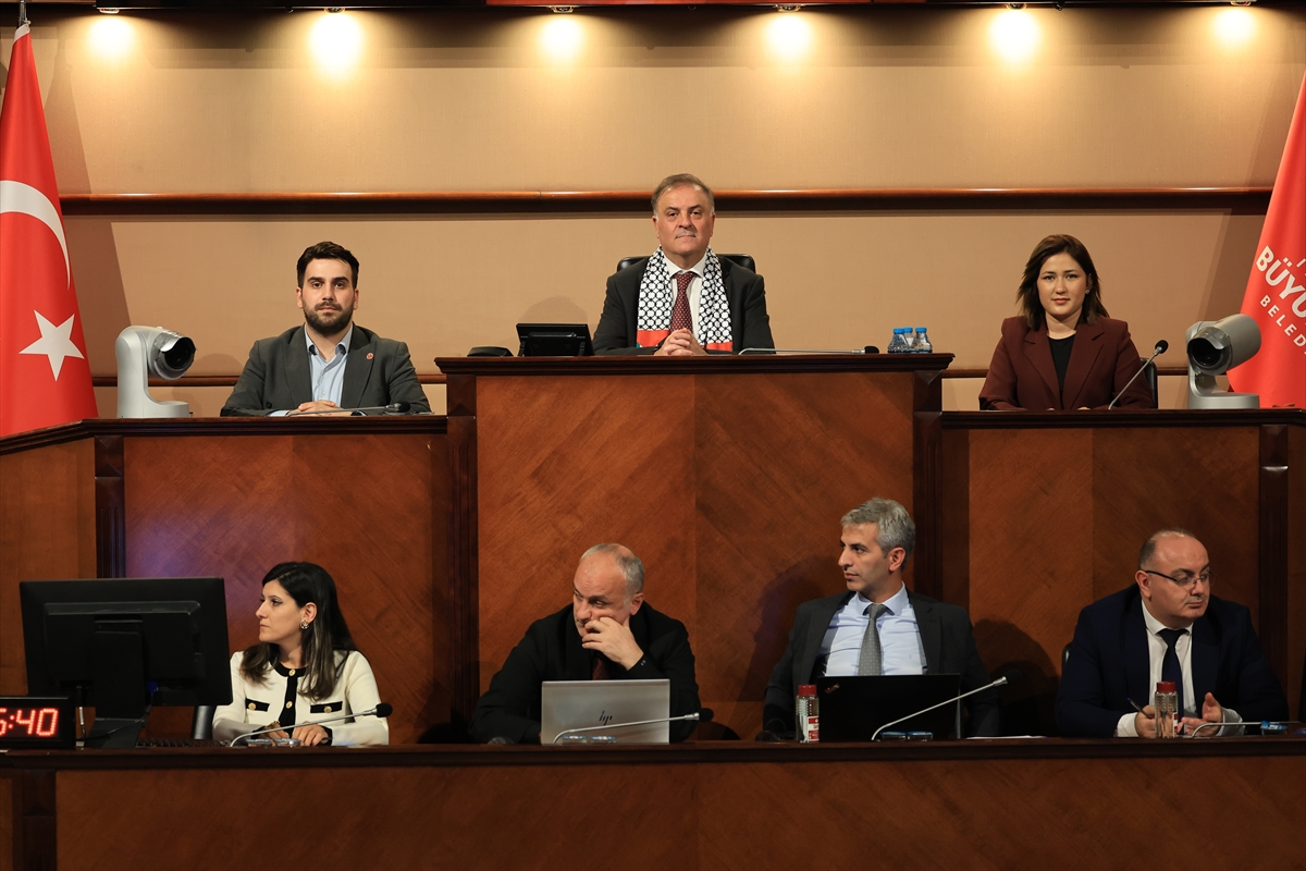 İBB Meclisinde birçok kalemde zammı öngören gündem maddeleri komisyona gönderildi