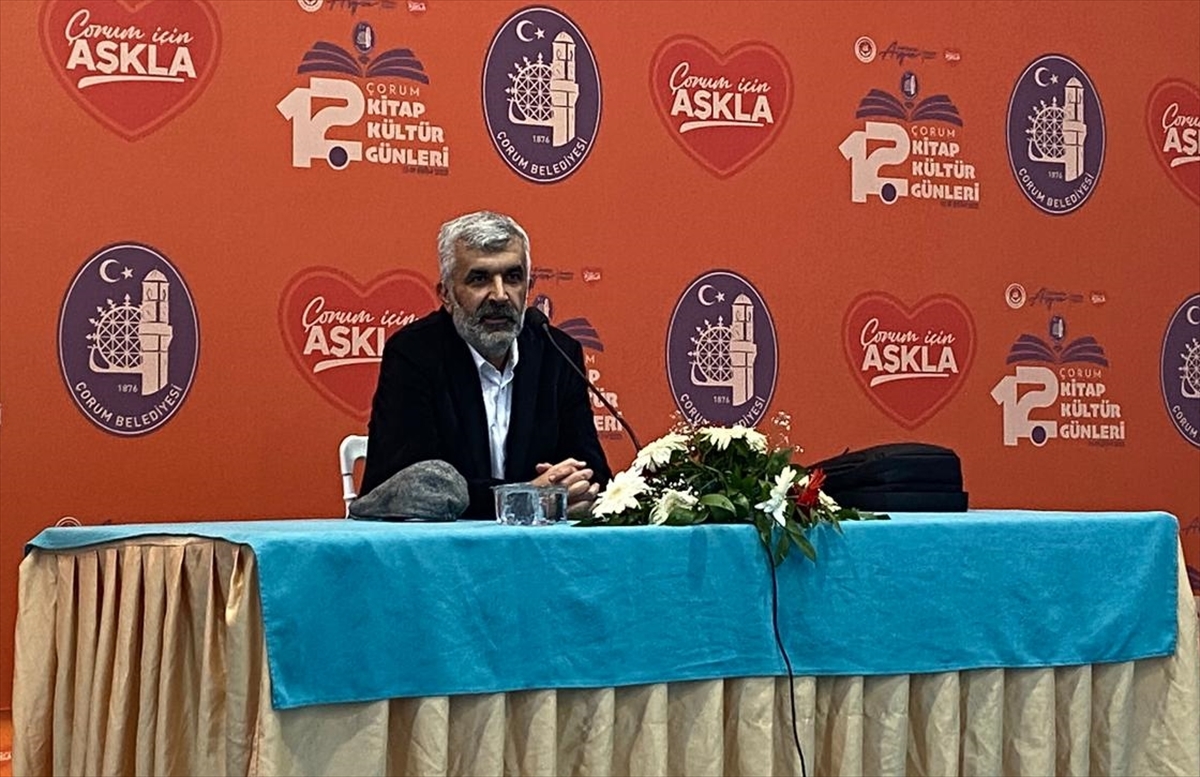 Yazar Ahmet Turgut Çorum'da "Sumud Filosu" söyleşisinde okurlarıyla buluştu