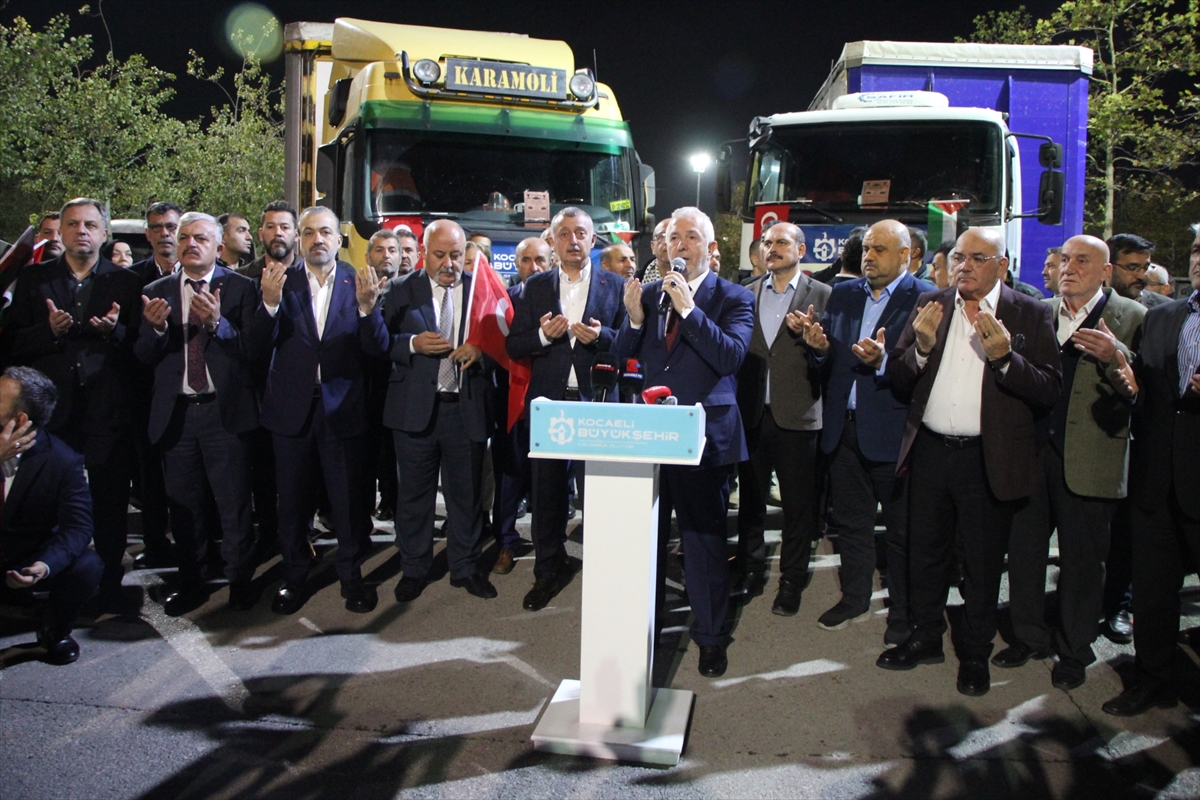 Kocaeli'den Gazze'ye yardım tırları dualarla uğurlandı