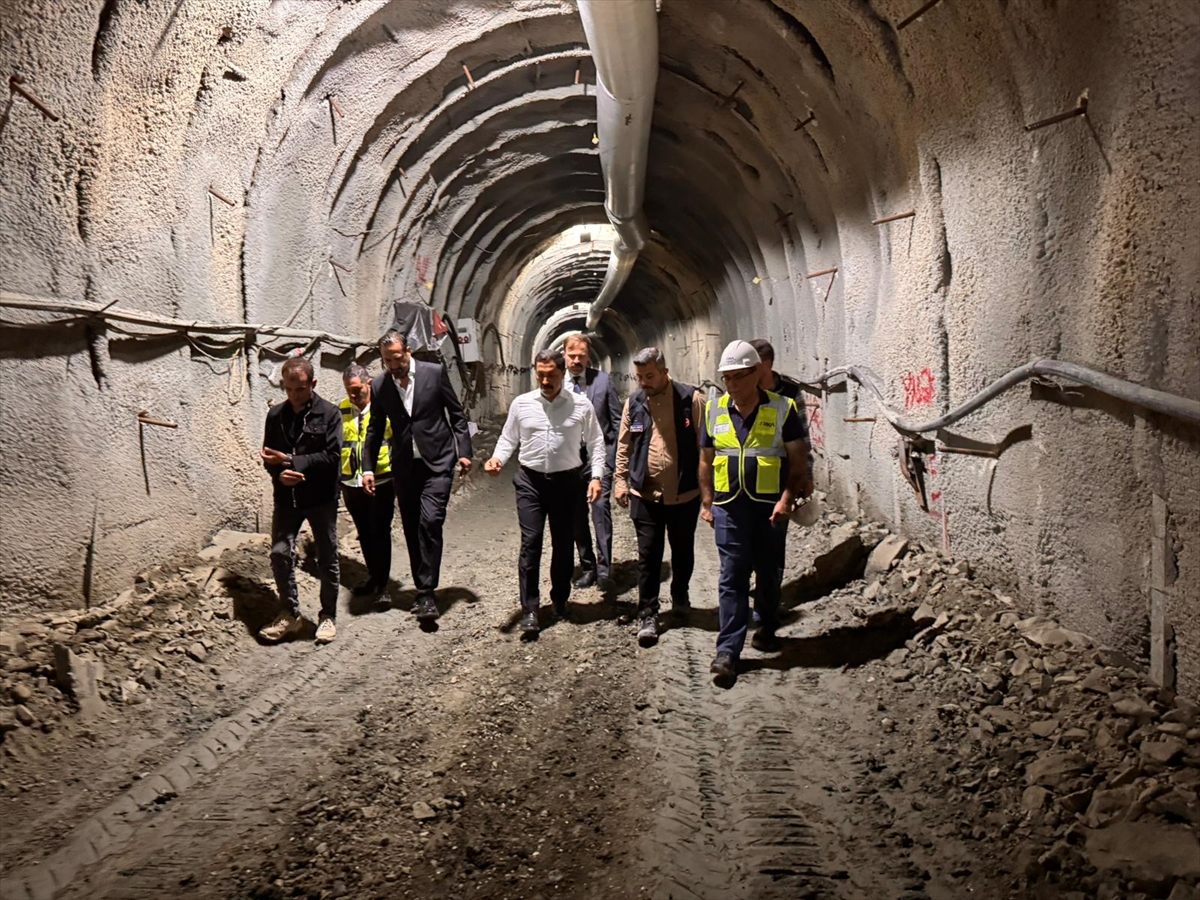 Depremlerin vurduğu Hatay'da 11,2 kilometrelik atık su tüneli inşa ediliyor