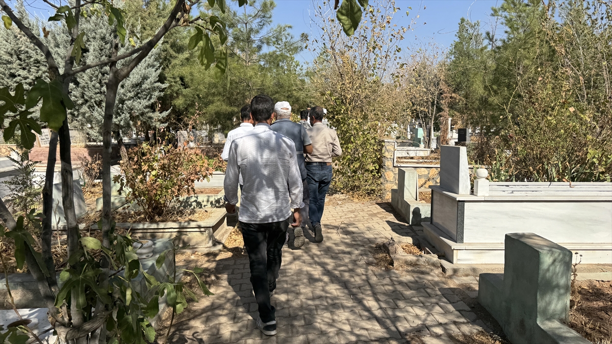 JASAT cinayeti aydınlatınca öldürülen kadının kabrini ailesi ilk kez ziyaret etti