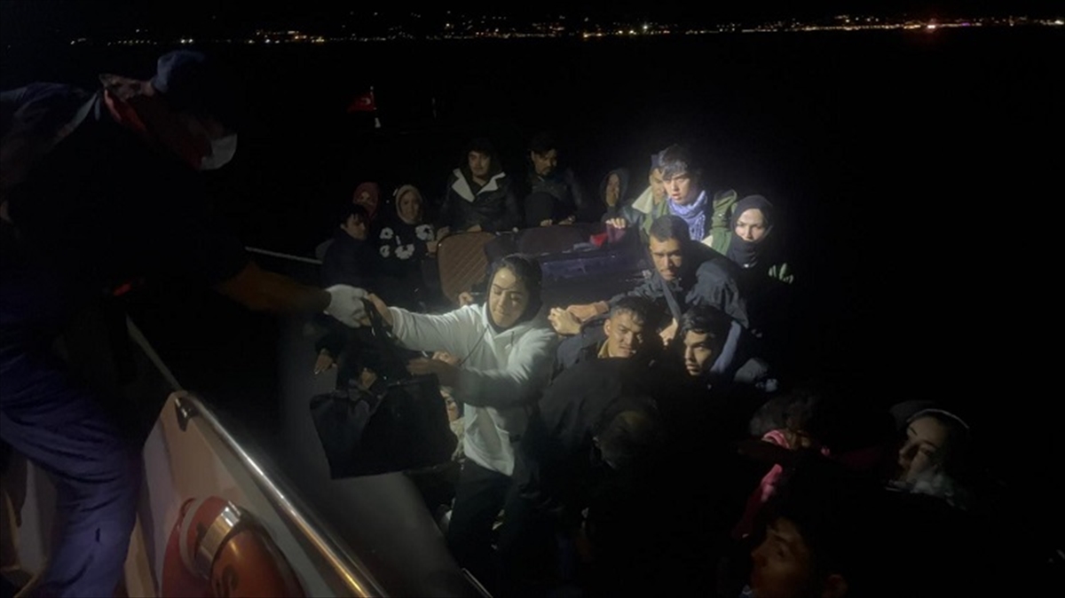 Bodrum açıklarında 43 düzensiz göçmen yakalandı