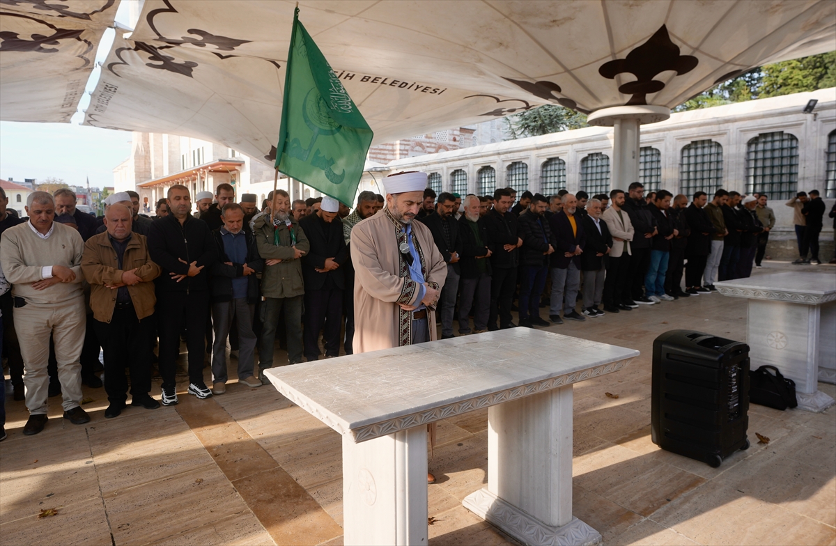 Gazze'de öldürülen Filistinli gazeteci için İstanbul’da gıyabi cenaze namazı kılındı