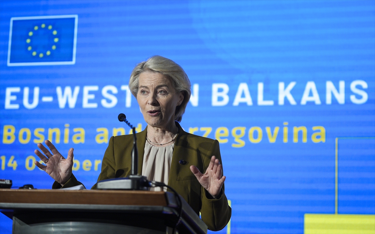 AB Komisyonu Başkanı von der Leyen, Bosna Hersek'in Birliğin "eşiğinde" olduğunu söyledi