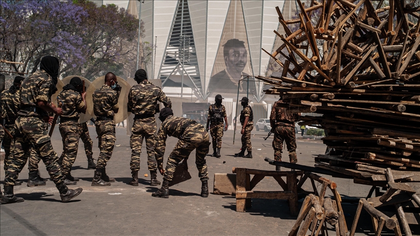 Madagaskar'da ordu yönetime el koydu