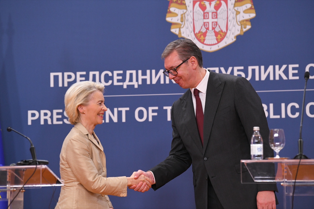 AB Komisyonu Başkanı von der Leyen, Sırbistan'ı üyelik hedefi için somut adımlar atmaya çağırdı