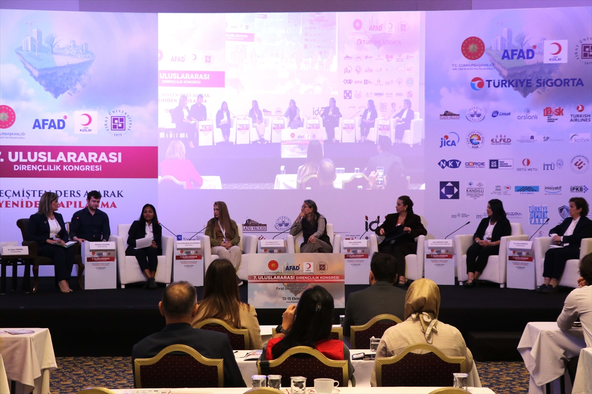 Elazığ'da düzenlenen "7. Uluslararası Afet ve Dirençlilik Kongresi" sona erdi