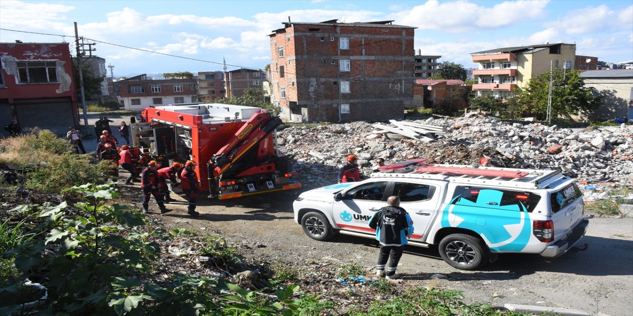Samsun’da 6,4 büyüklüğünde deprem ve yangın tatbikatı gerçekleştirildi