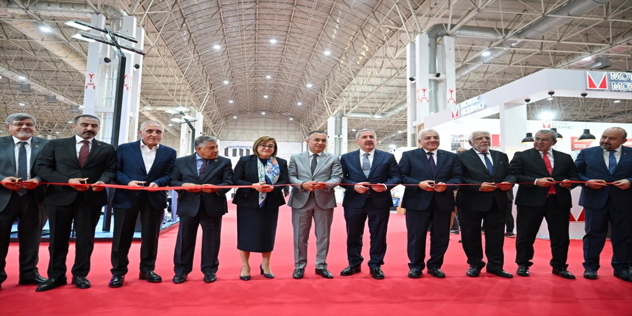 Gaziantep’te 15 ülkeden 228 markanın katıldığı Tekstil Makineleri Fuarı 2025 başladı