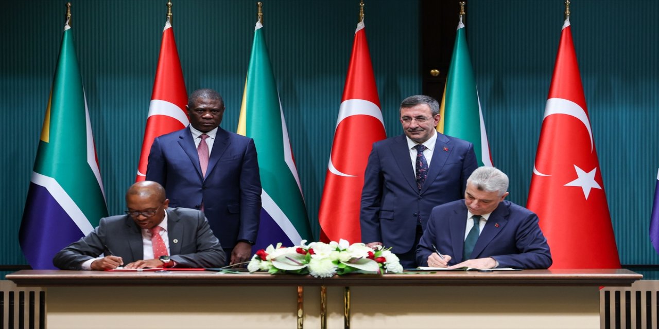 Türkiye-Güney Afrika İkili Ulusal Komisyonu Toplantısı Sonrası 4 Anlaşma İmzalandı