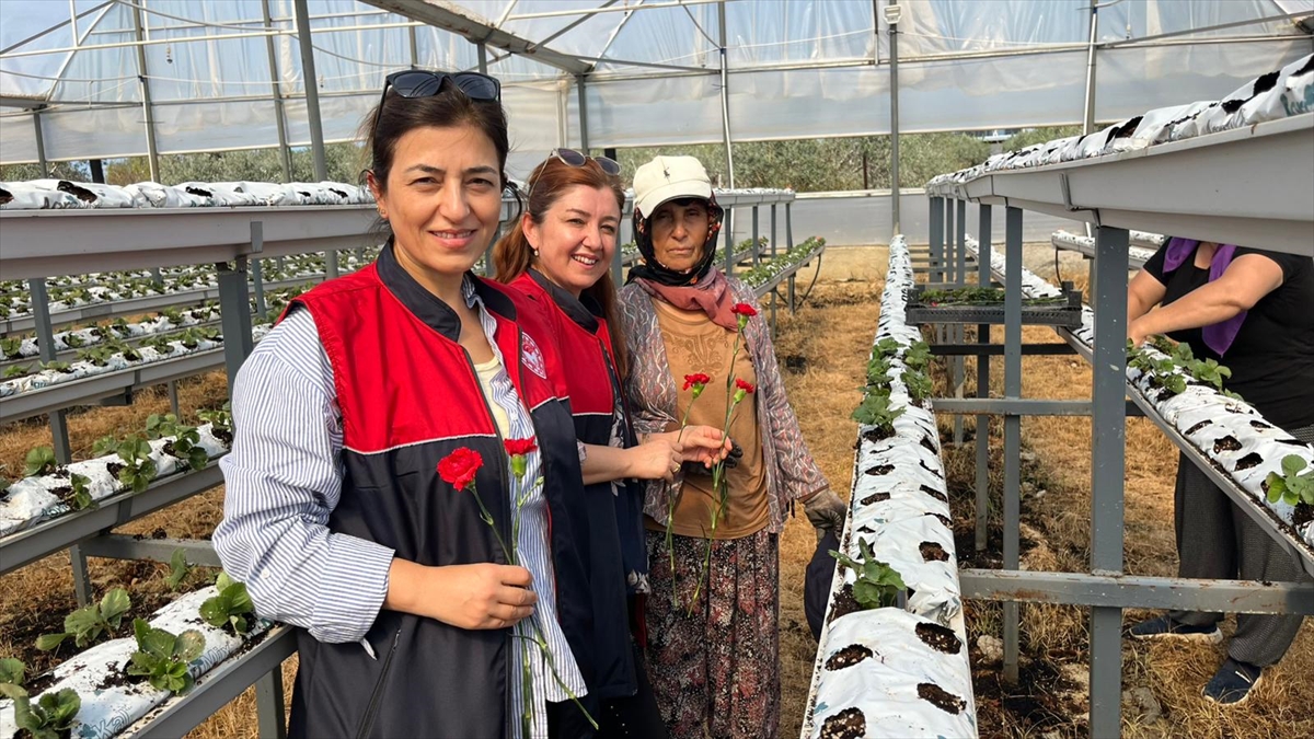 Antalya'da Dünya Kadın Çiftçiler Günü kutlandı