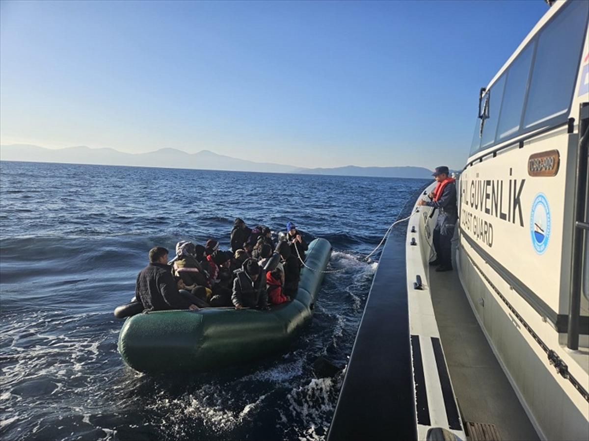 Ege’de 104 düzensiz göçmen yakalandı