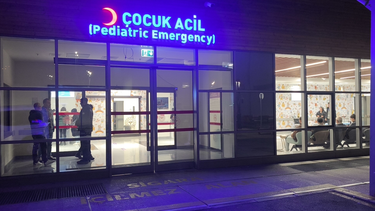 Bir Gıda Zehirlenmesi vakası da Kütahya'da. 17 öğrenci hastaneye başvurdu