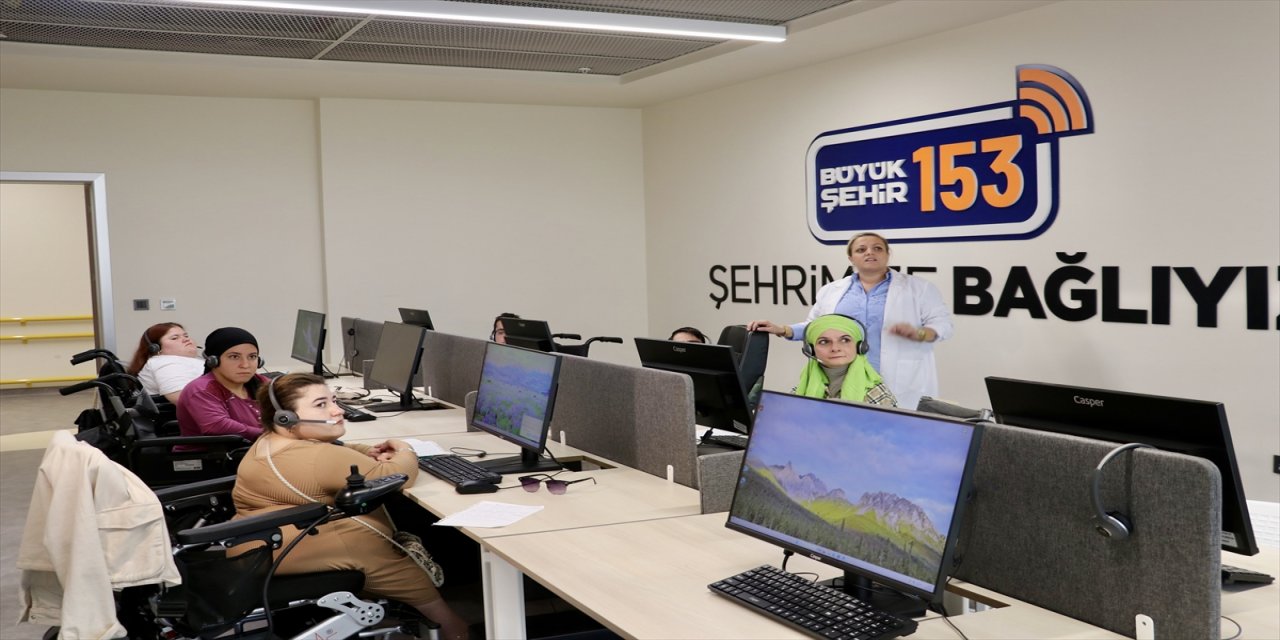 Kocaeli’de özel gereksinimli bireylere çağrı merkezi eğitimiyle istihdam imkânı