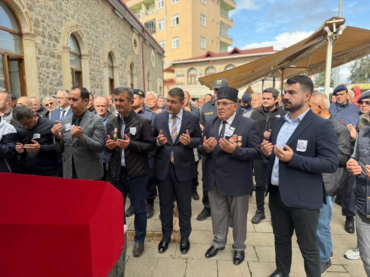 Giresun'da vefat eden Kıbrıs gazisi son yolculuğuna uğurlandı