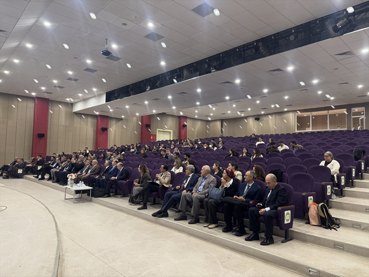 İzmir'de "Medya Sektöründe İş Hukuku Kongresi" başladı