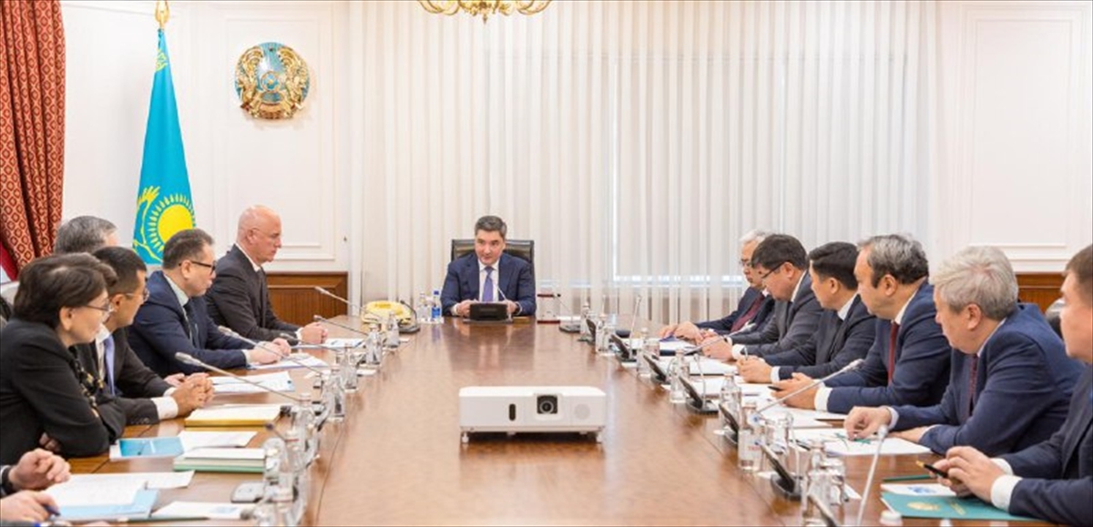 Kazakistan’da hükümet, benzin, su, elektrik ve doğal gaz fiyatlarına zam getirilmesini yasakladı