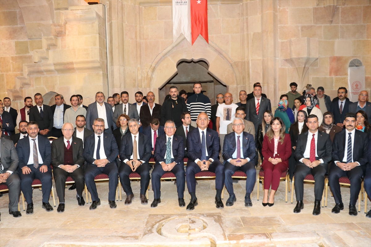 Kültür ve Turizm Bakanı Ersoy, Divriği Ulu Camii ve Darüşşifası'nı ziyaret etti