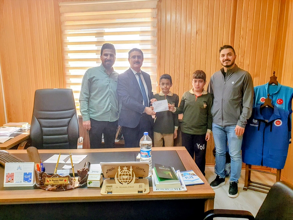 Elazığ'da ortaokul öğrencilerinden Gazze'ye nakdi yardım