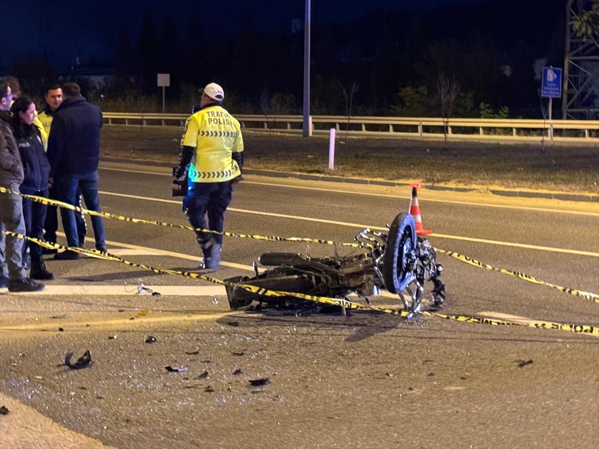 Bilecik'te midibüs ile motosiklet çarpıştı, 1 kişi öldü