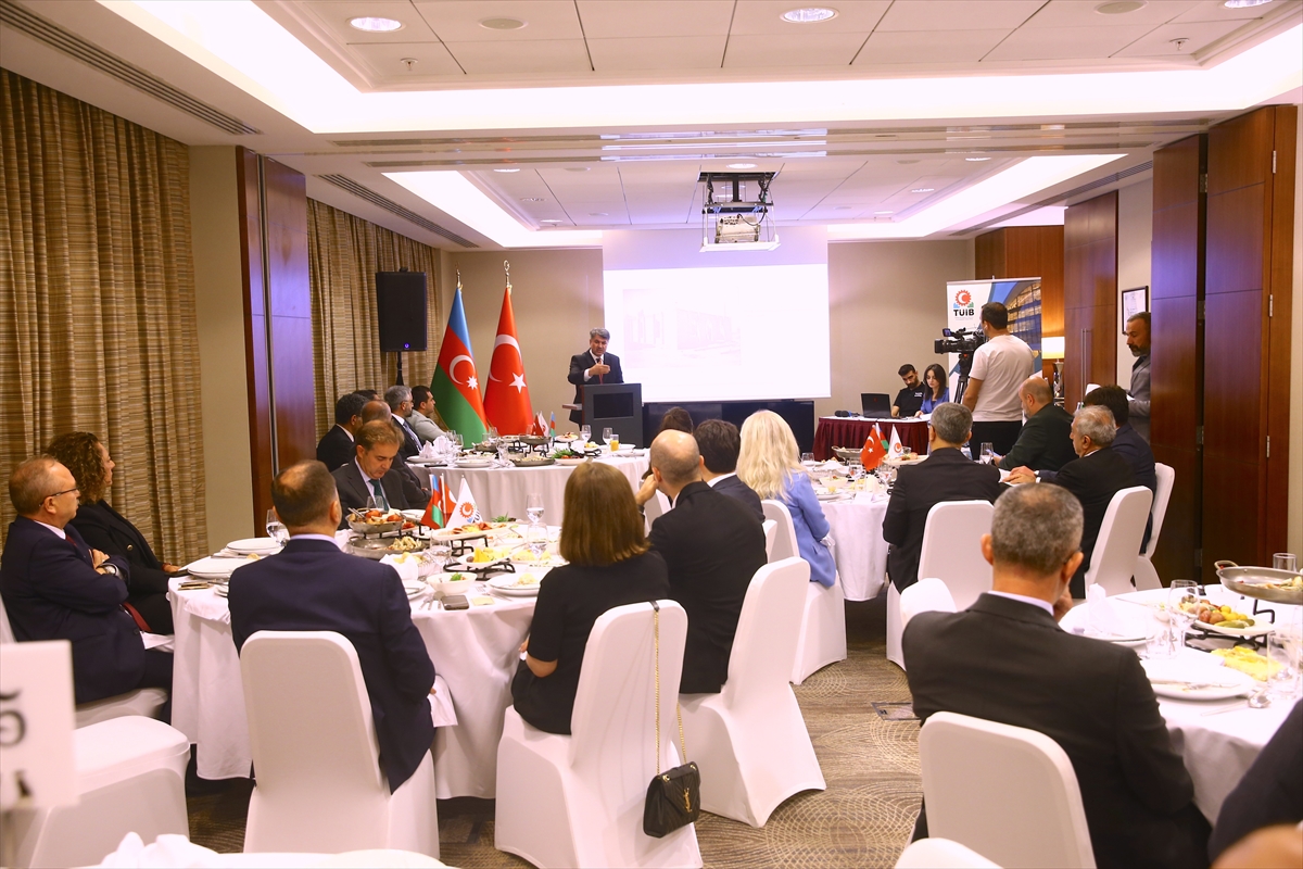 Bakü'de "Türkiye-Azerbaycan İş Dünyasında Yeni Ufuklar" temalı etkinlik düzenlendi