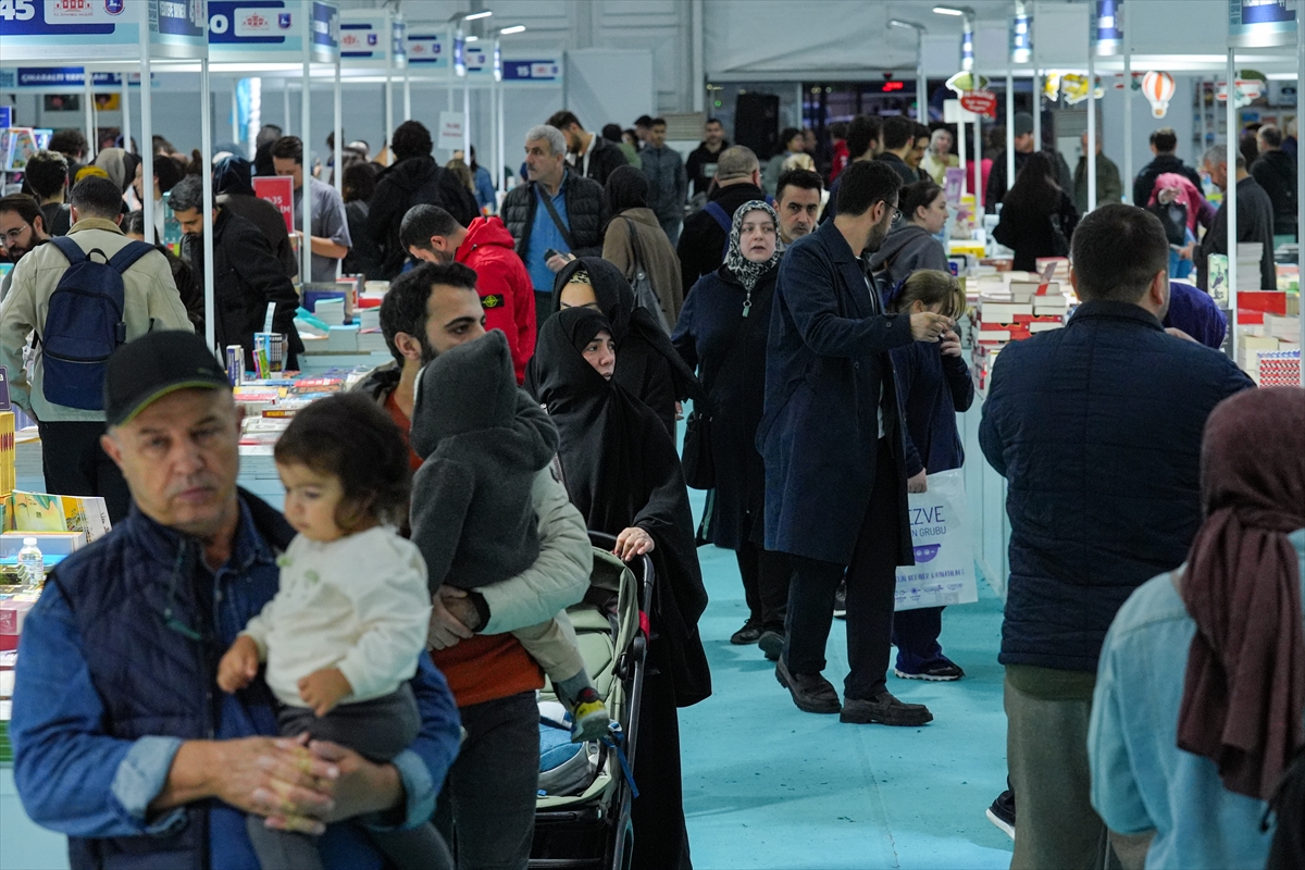 Filistin'e destek için Üsküdar'da "Nehirden Denize Şiir" dinletisi yapıldı