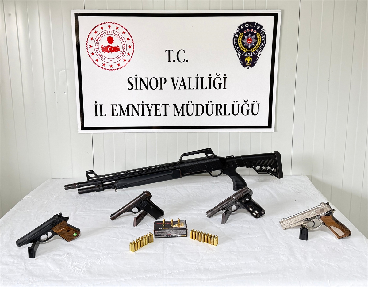 Sinop'ta silah kaçakçılığı operasyonunda 3 zanlı yakalandı