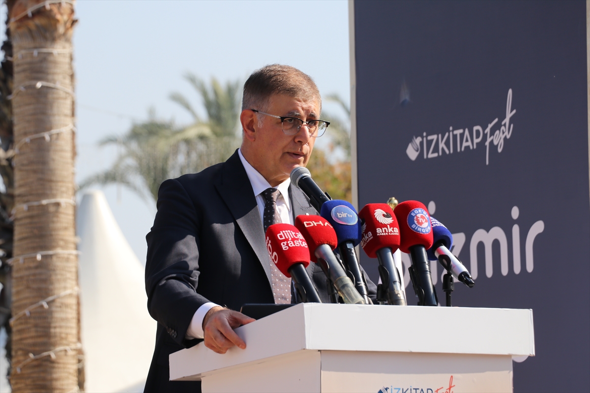 6. İzmir Kitap Fuarı başladı