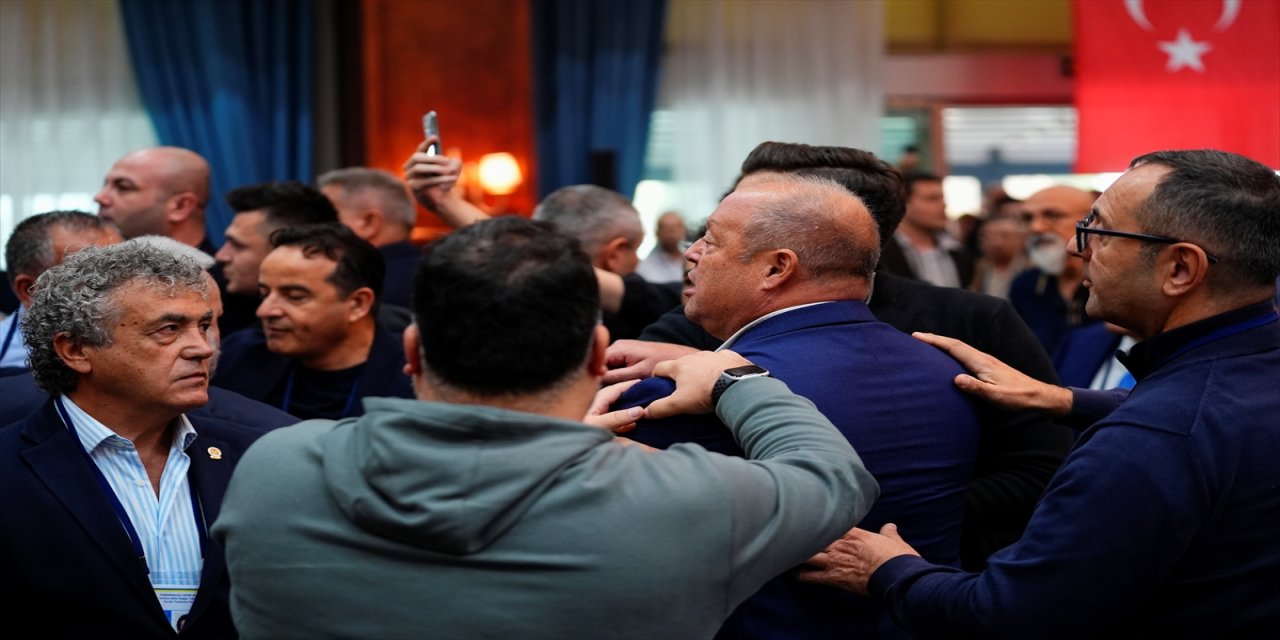 Fenerbahçe Divan Kurulu’nda gergin anlar: Aziz Yıldırım ile Hamdi Akın arasında İncek arsası tartışması