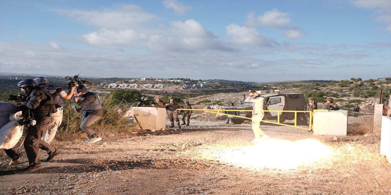 Batı Şeria’da Filistinli çiftçilere zeytin hasadı sırasında İsrail askerleri tarafından ateş açıldı, topraklara ulaşamadılar
