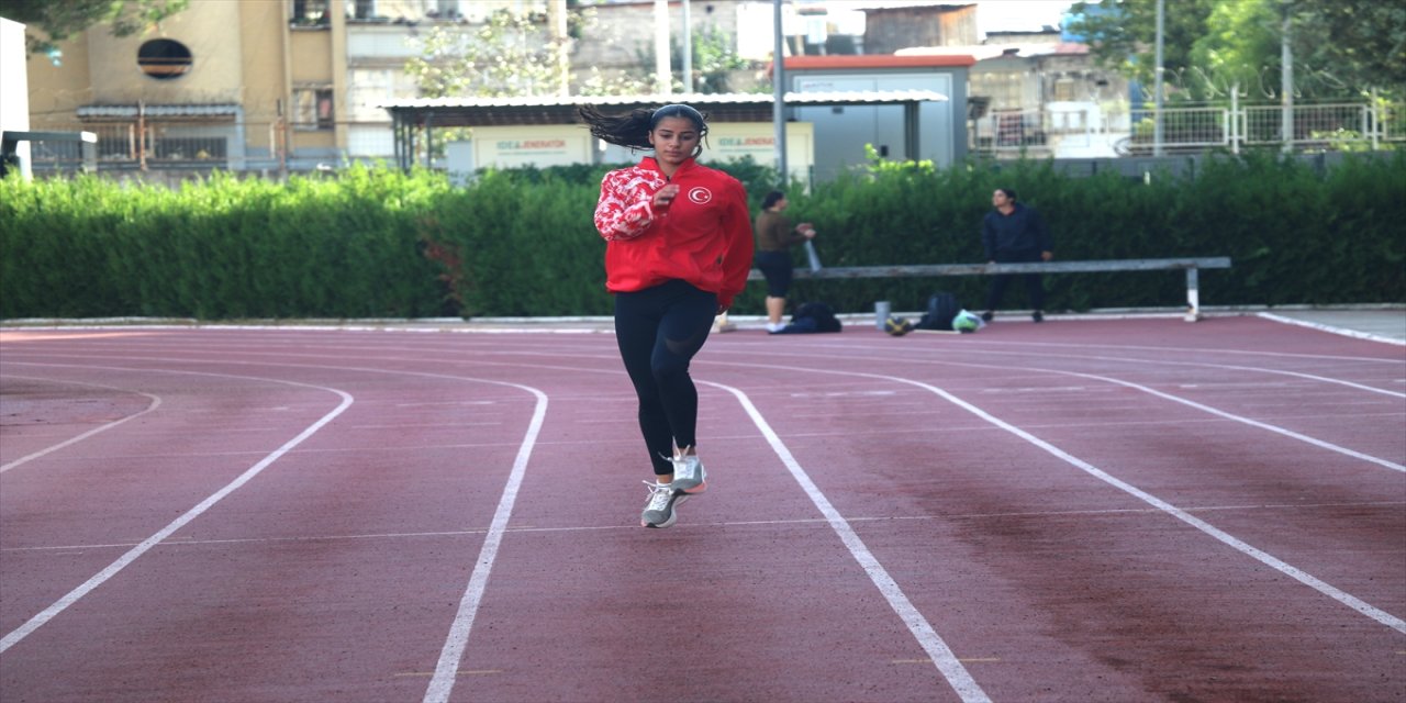 Adana'nın genç milli sporcusu Cemile Duran, 2026 Avrupa 18 Yaş Altı Atletizm Şampiyonası'nda altın madalya hedefliyor