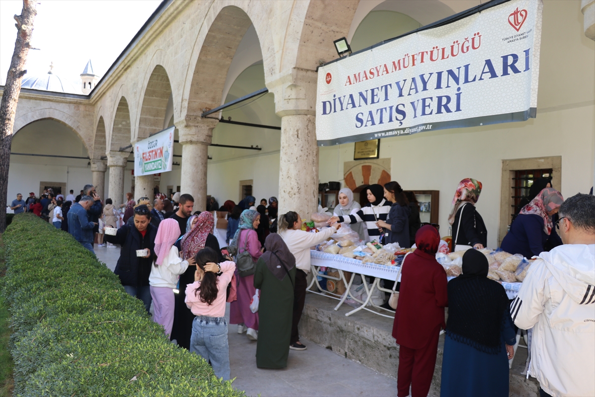 Amasya'da Filistin için hayır çarşısı açıldı
