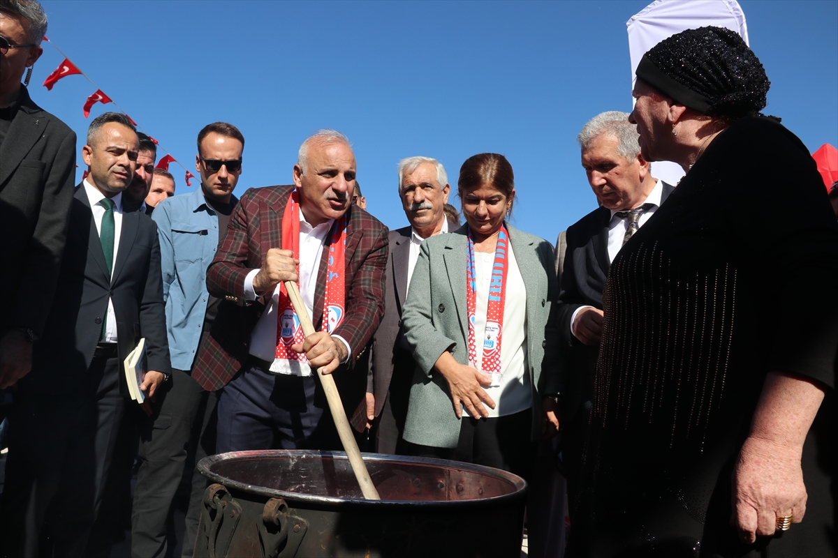 Diyarbakır'da "Kral Yolu Yürüyüşü, Bağ Bozumu ve Nar Festivali" düzenlendi