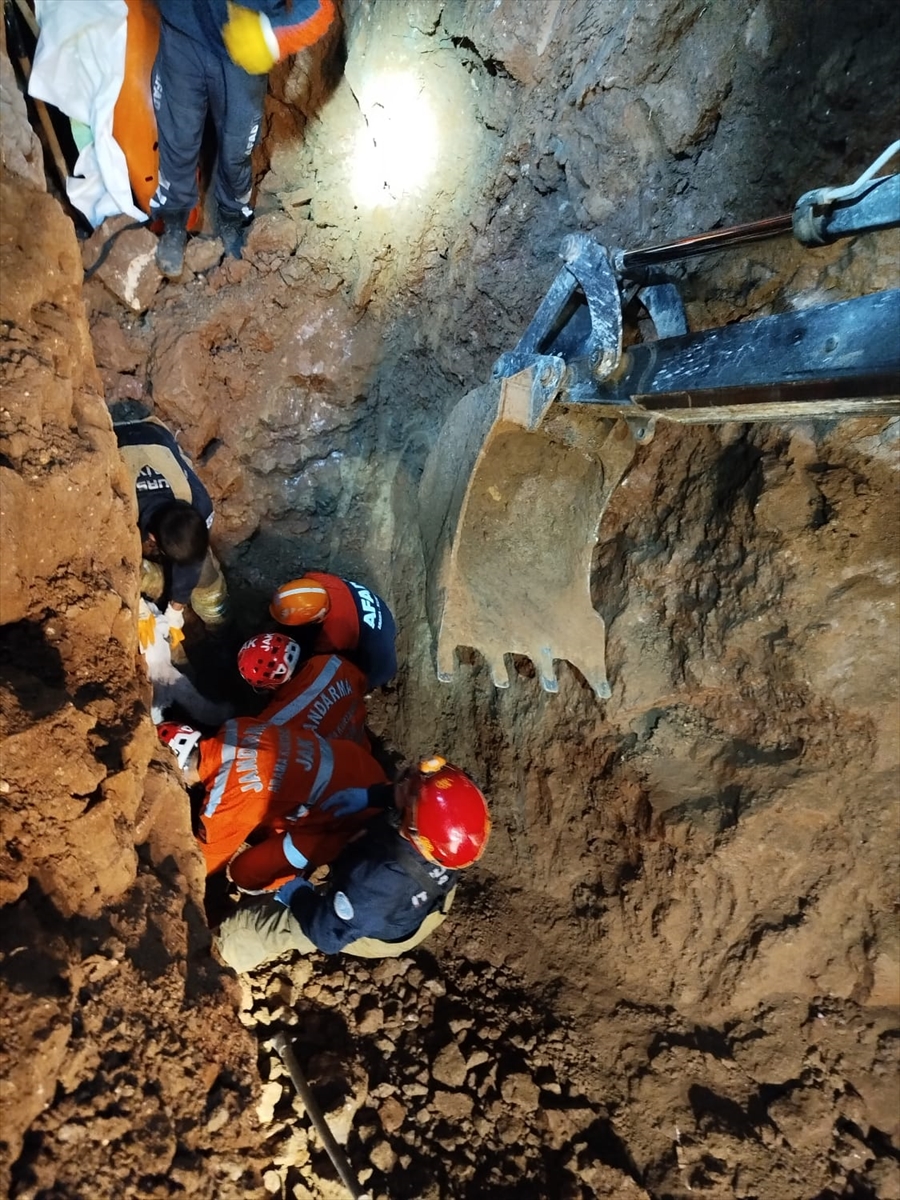 Bursa'da göçükte kalan 2 kişi hayatını kaybetti