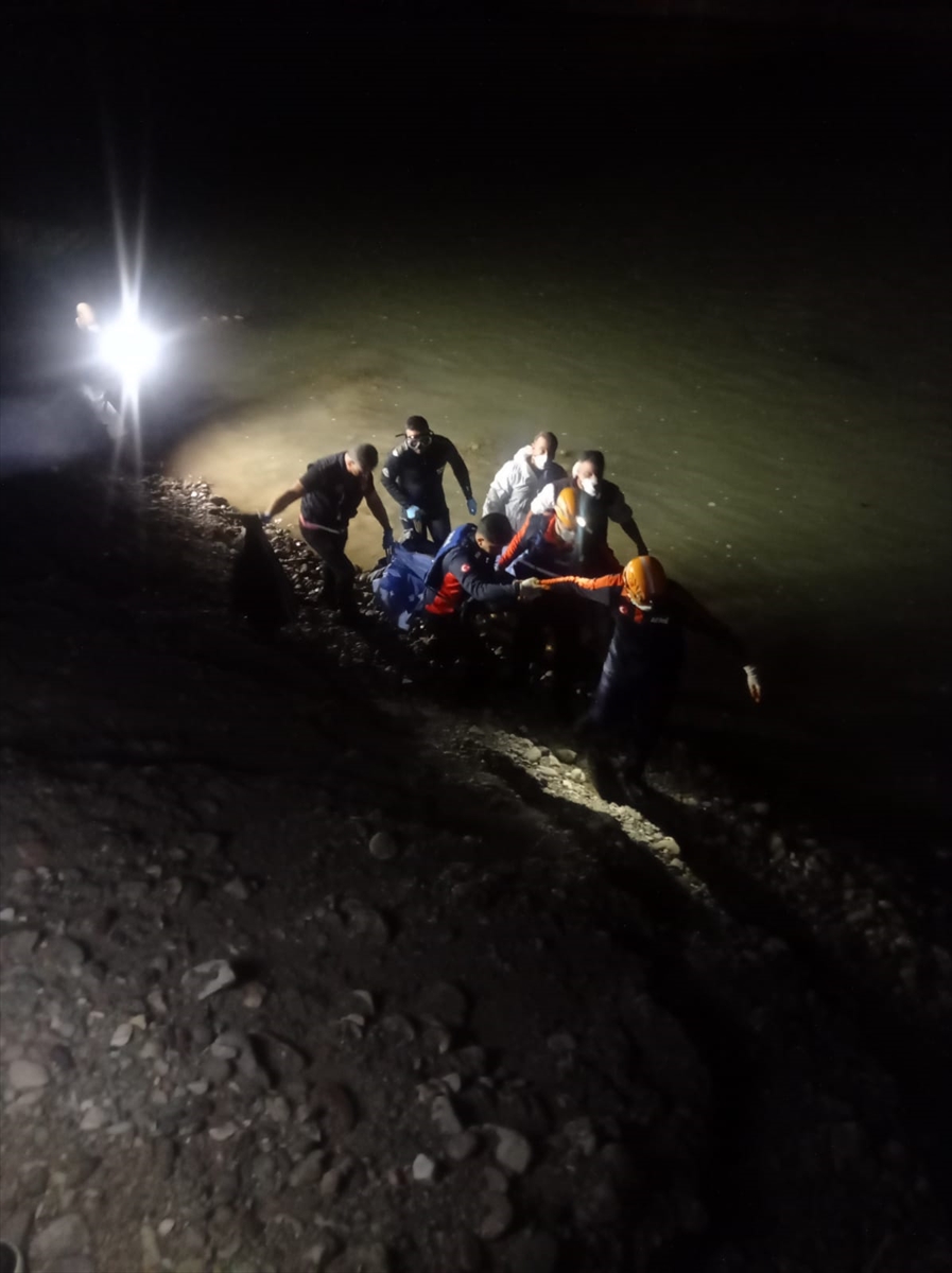 Batman Çayı'nda erkek cesedi bulundu