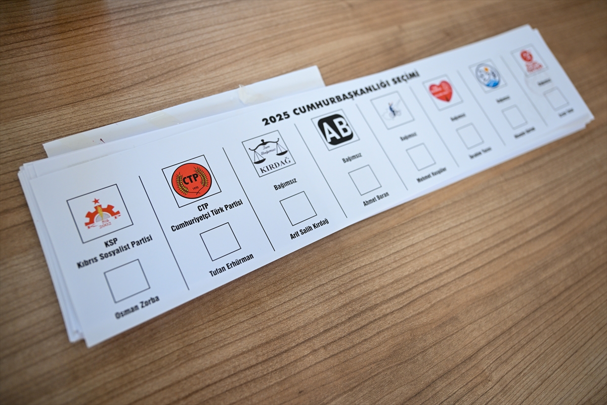 KKTC'de cumhurbaşkanı seçiminin ilk turu için oy kullanma işlemi başladı