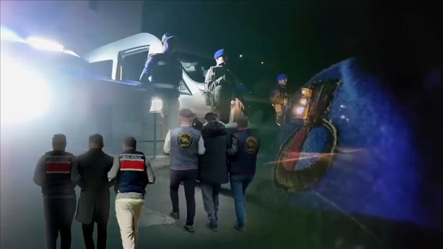 FETÖ'ye yönelik 32 ildeki operasyonlarda 41 şüpheli tutuklandı