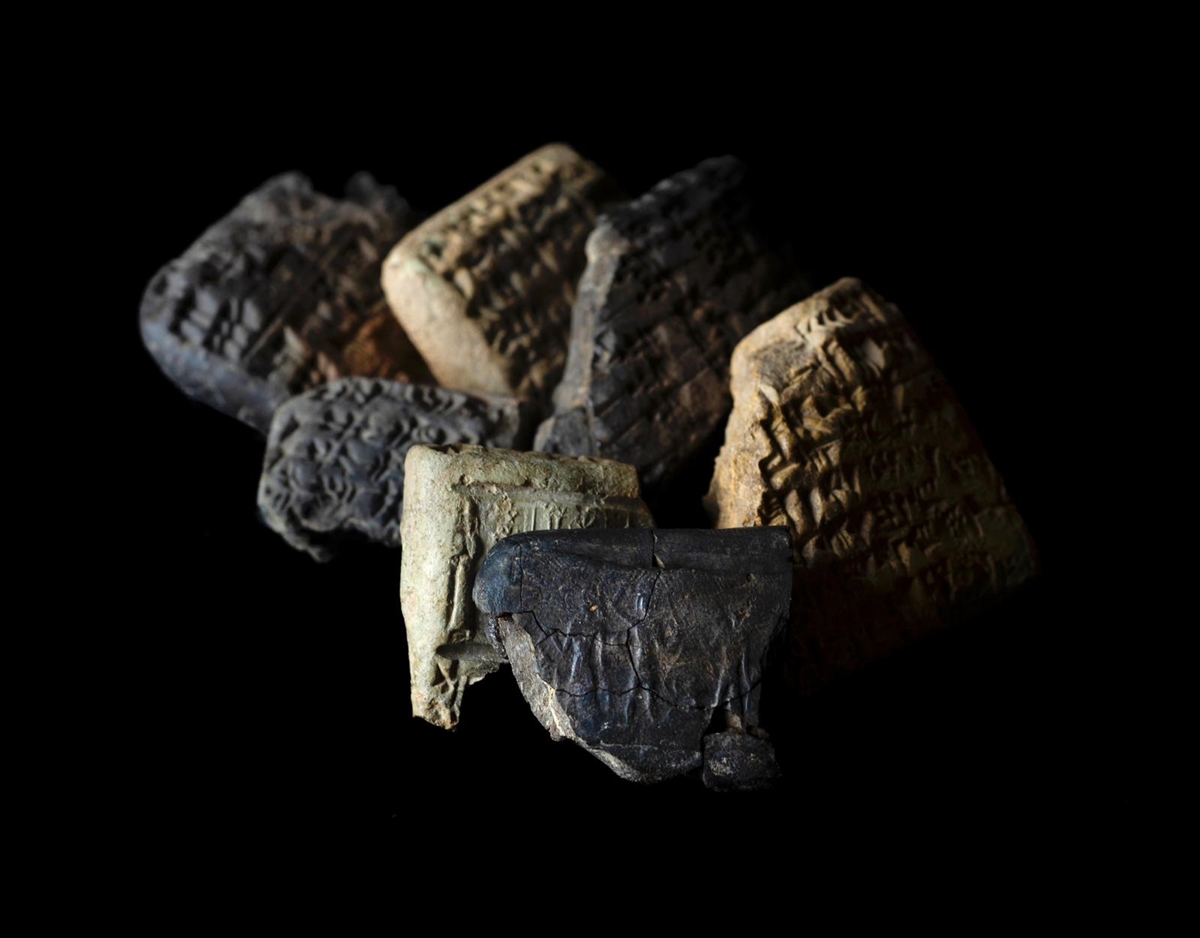 Bakan Ersoy, Aççana Höyük'te milattan önce 1500'lere ait tabletler bulunduğunu duyurdu: