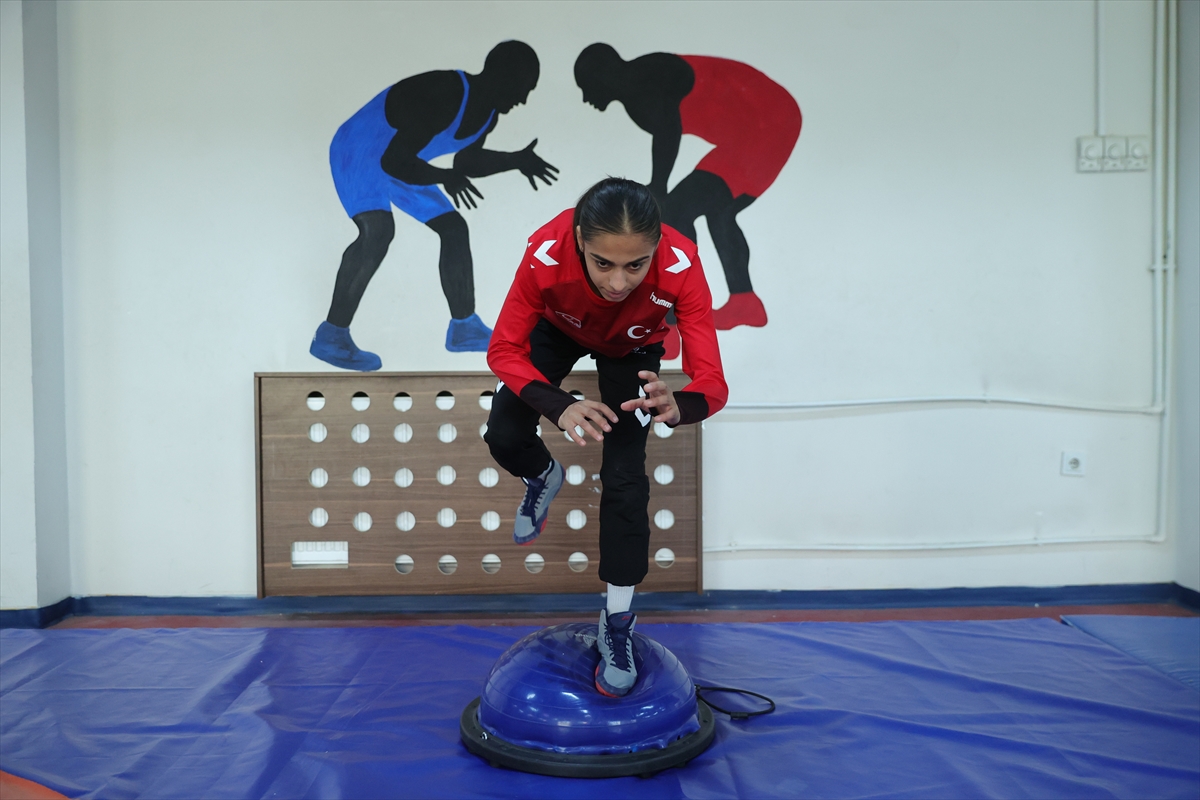 Güreşte Balkan şampiyonu Havin'in hedefi Avrupa ve dünyada zirve